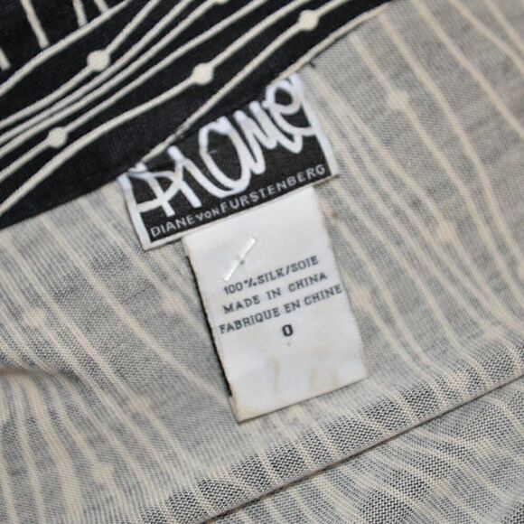 Vintage Diane Von Furstenberg 1990s 100% Silk Jeanne Wrap Dress Sz 0 - Picture 4 of 9